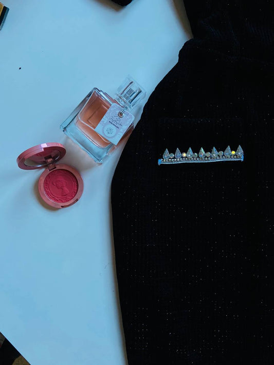 أناقة تعجبك وتبان فيك 🖤✨