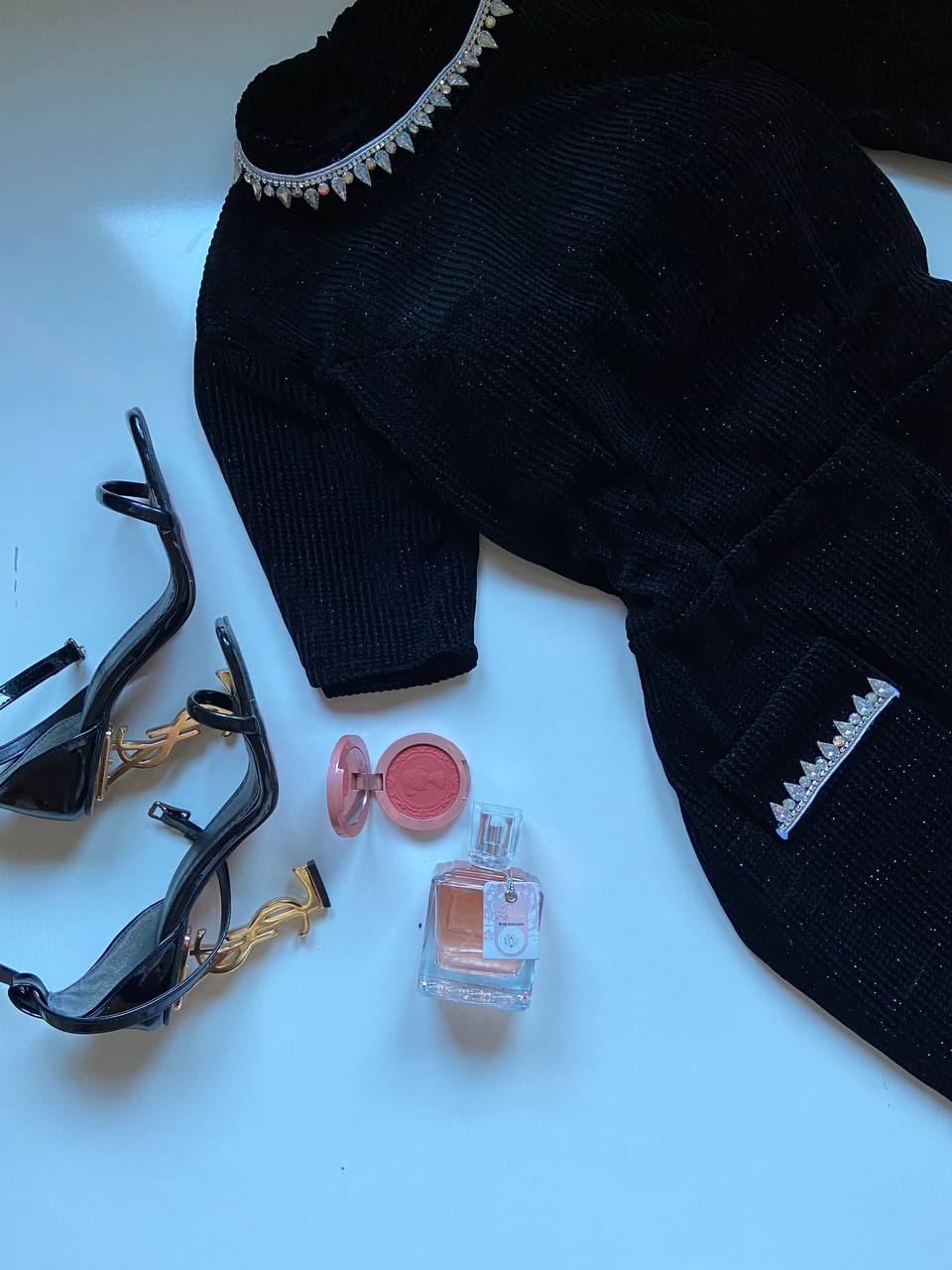 أناقة تعجبك وتبان فيك 🖤✨